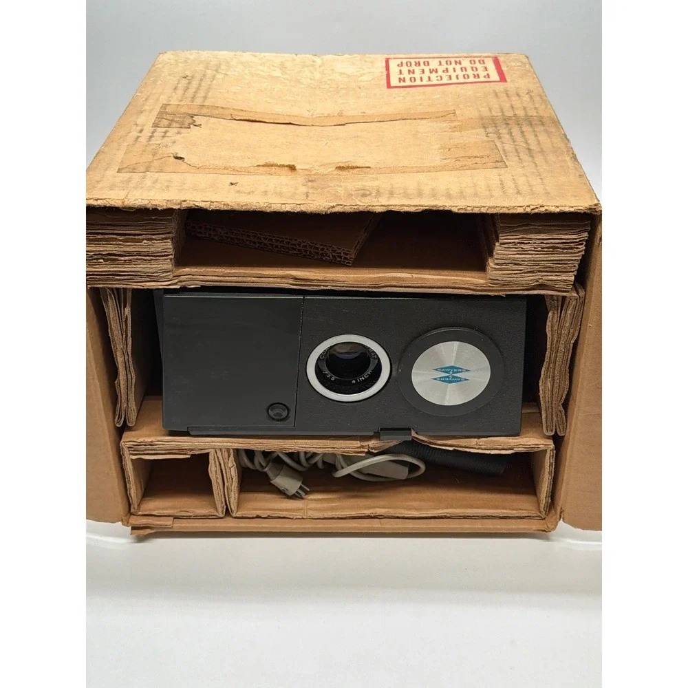 Vintage Sawyers 550R 35mm Slide Projector with Wired Remote and Box